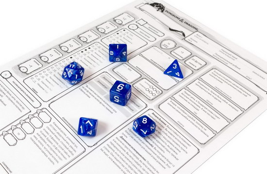 Набір Dungeons & Dragons. Стартовий набір карта персонажа та кубики зображення